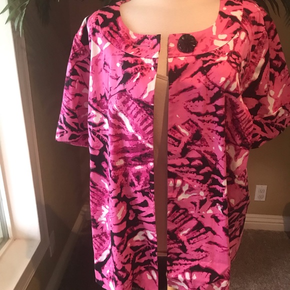 Liz & Me Platinum plus size ttopical designed top - Picture 1 of 5